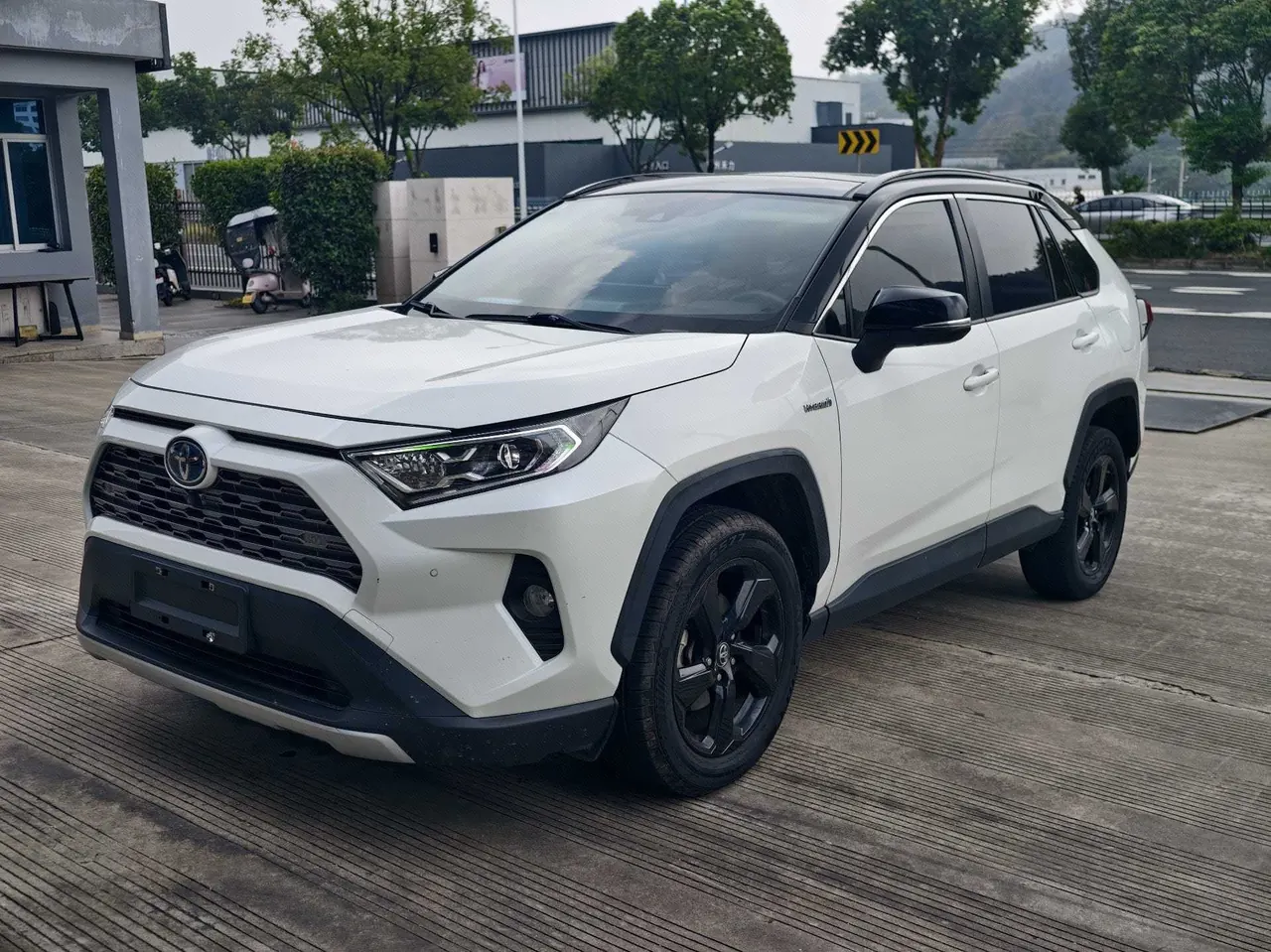 Открыть галерею: Toyota 2020 RAV4 Rongfang Double Engine 2.5 Stepless Four-wheel Drive Flagship Automatic Gear