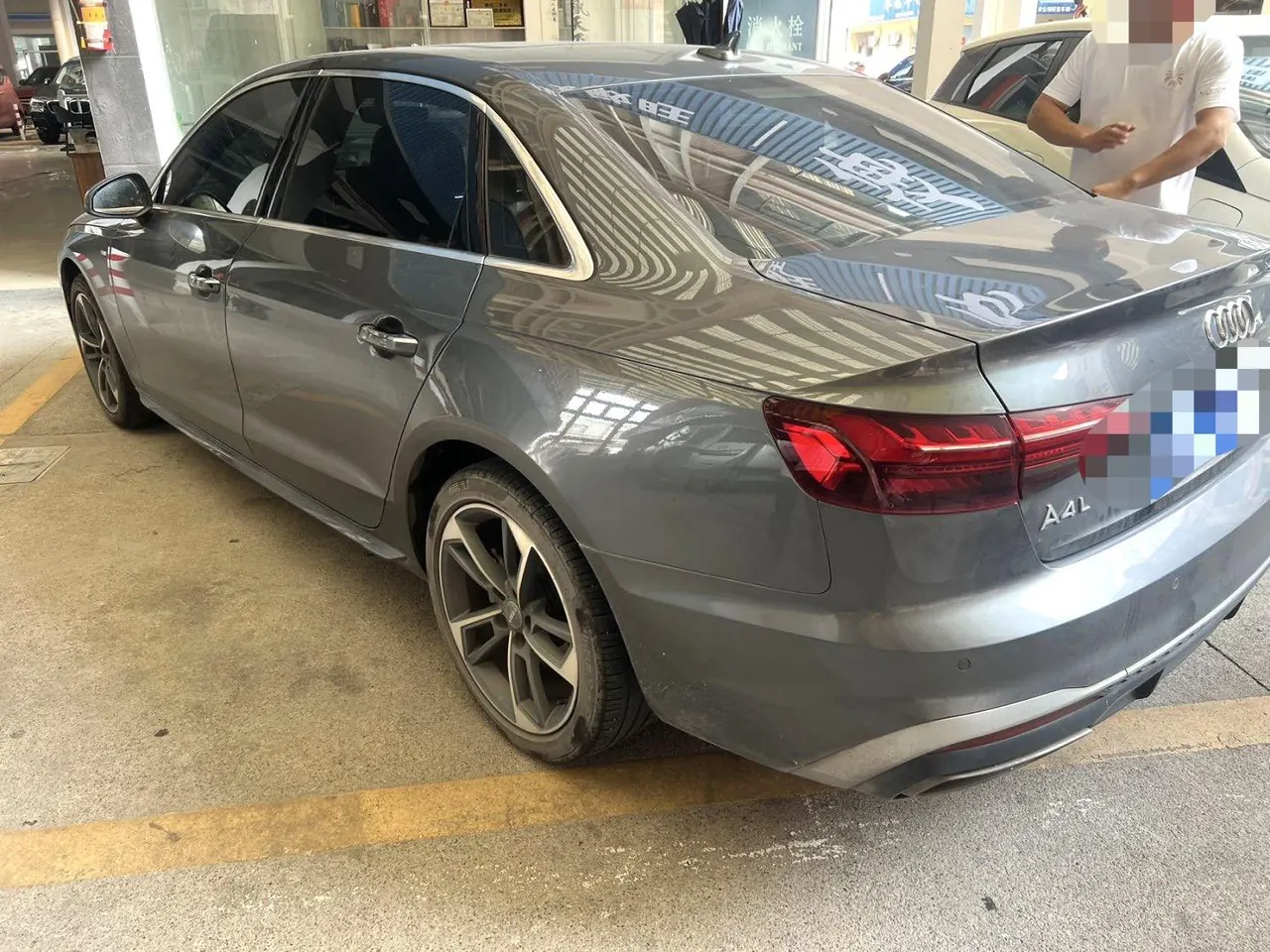 Audi 2020 A4L 2.0TFSI 40TFSI Fashion Dynamic Automatic 2