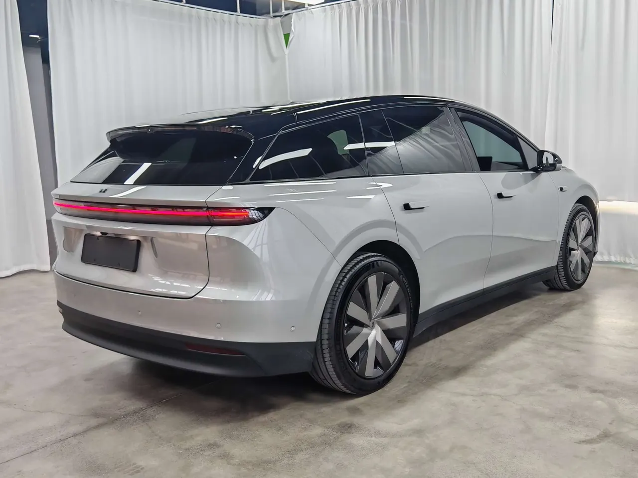 Li 2025 i6 four-wheel drive basic automatic transmission 5