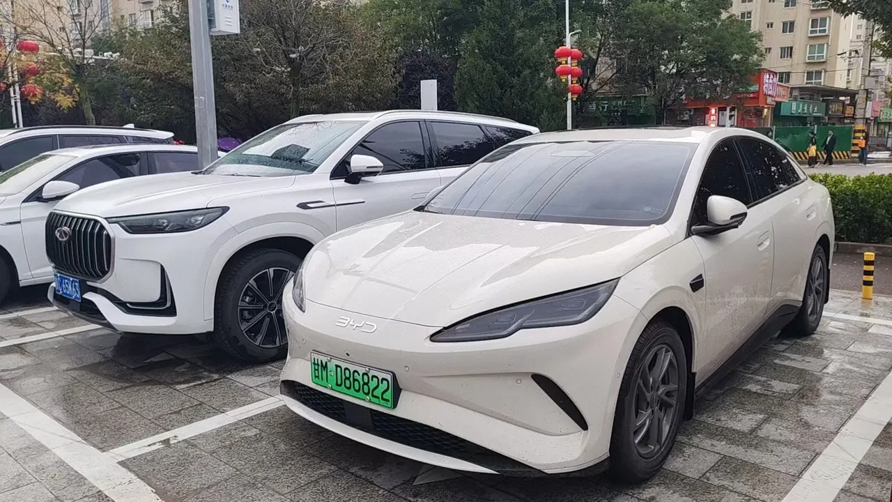 Открыть галерею: BYD 2025 seals 06 EV 545KM exclusive automatic transmission