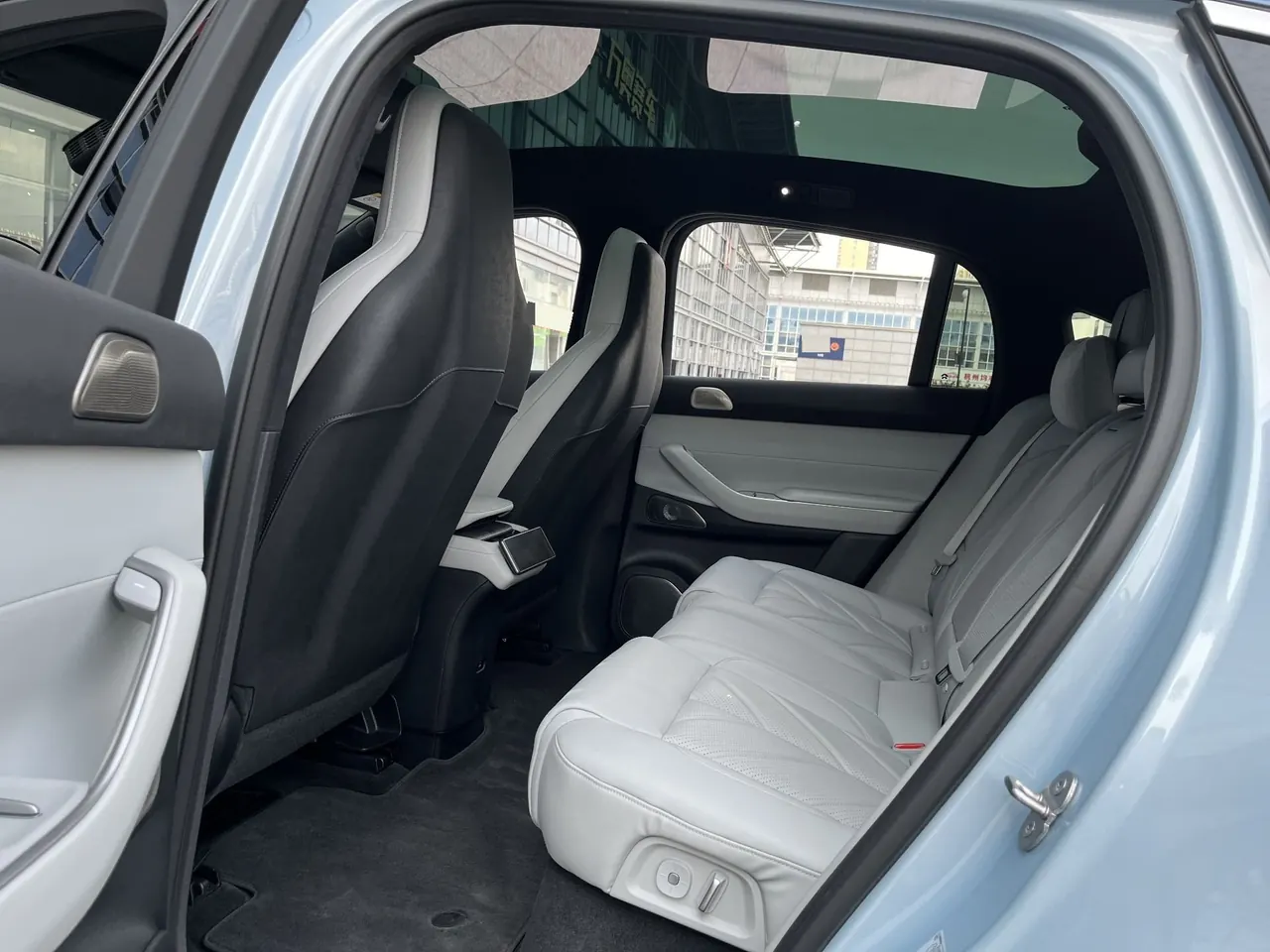 NIO 2023 EC 7 100kWh First Edition Automatic Gear 3