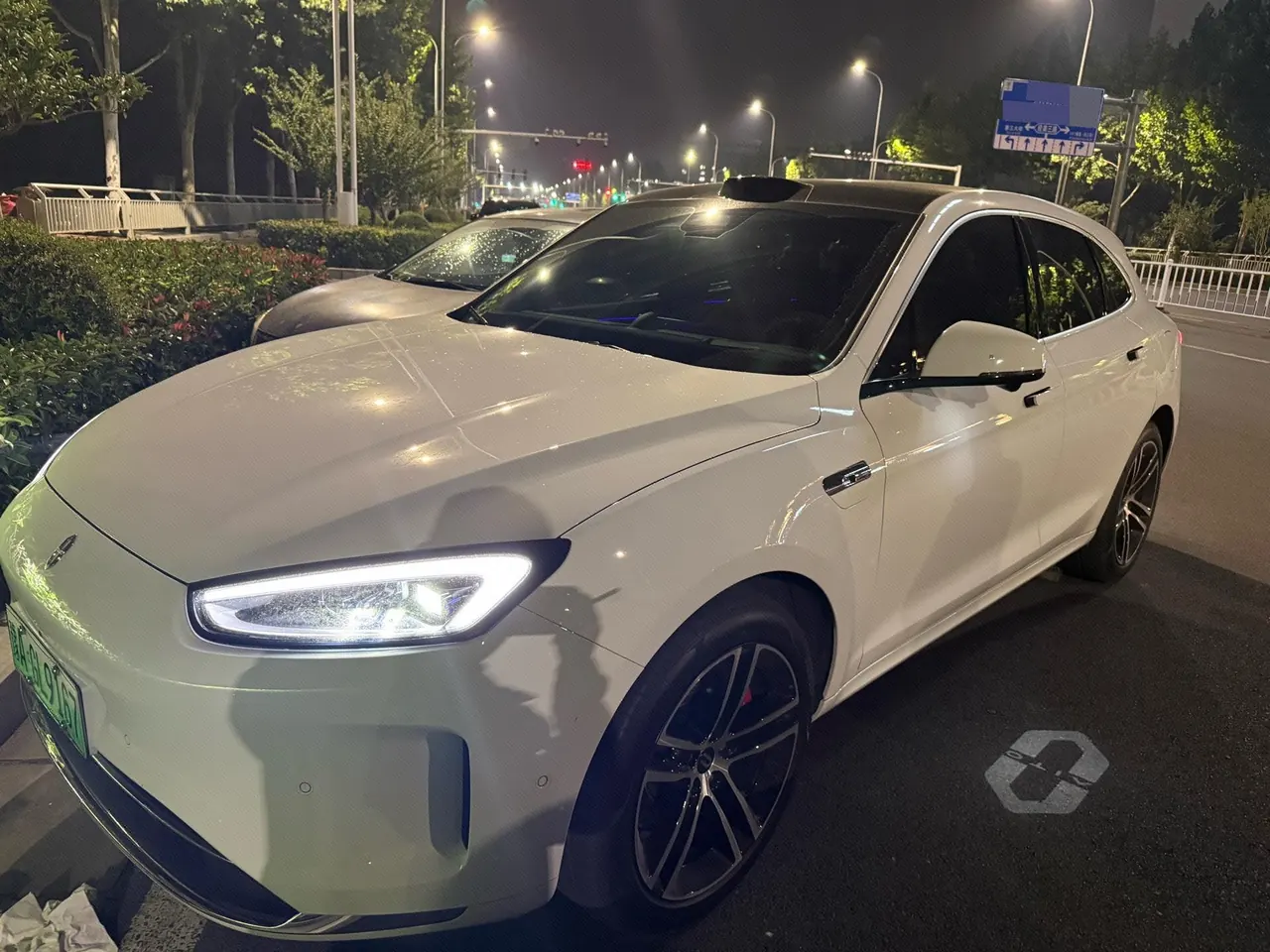 AITO 2025 AITO M5 extended range Ultra 4-wheel drive version automatic gear - View 1