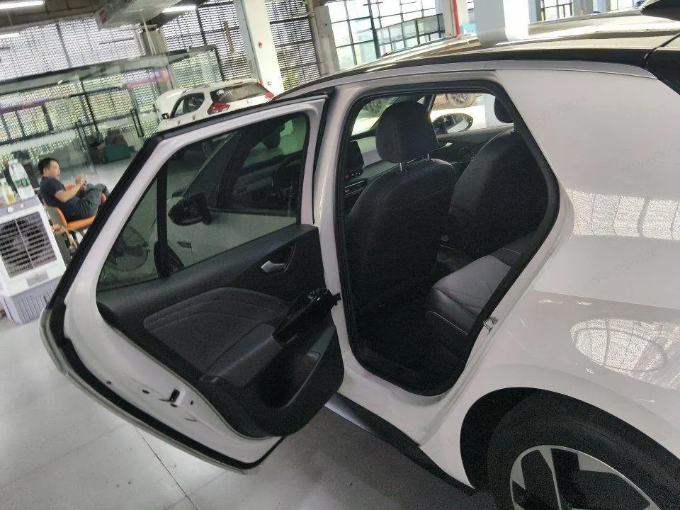 Volkswagen 2024 ID. 3 Pure Intelligence Enjoyment Version, Automatic Transmission 5
