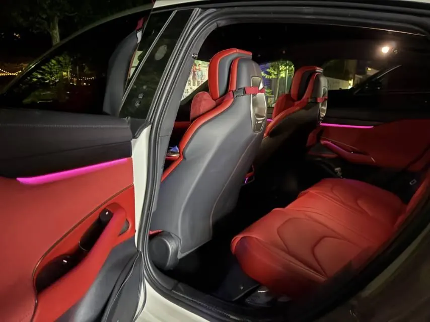 MI 2024 SU 7 800km 4-wheel drive ultra-long endurance high-end smart driving Max version automatic gear 9