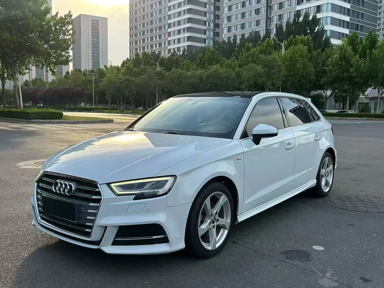 Open image lightbox: Audi 2020 A3 Sportback 1.4TFSI 35TFSI aggressive (modified) automatic gear