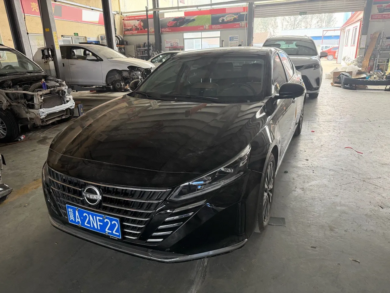 Открыть галерею: Nissan 2024 Teana 2.0 Stepless SV Black Gold Edition Automatic Gear