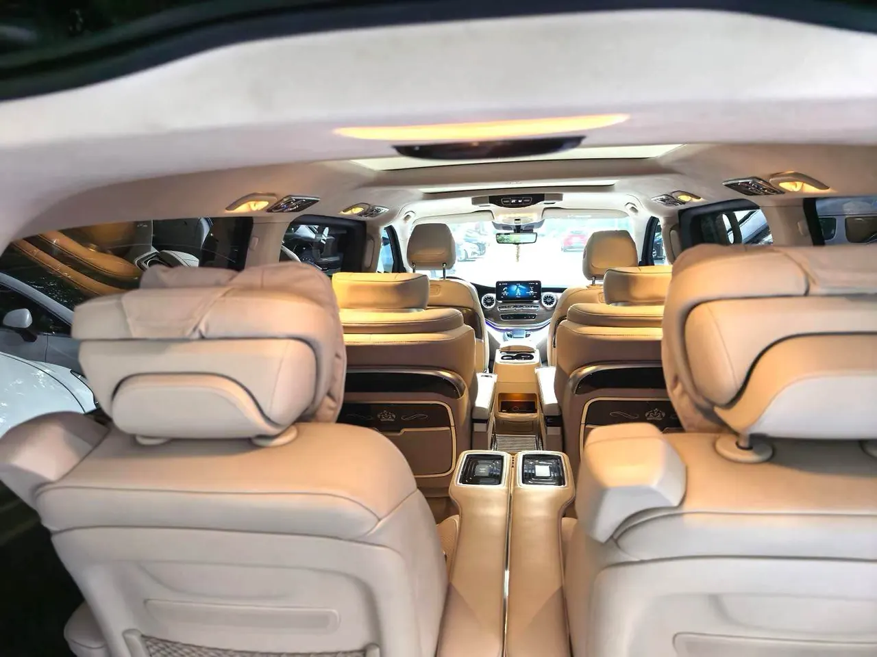 Mercedes Benz V 2022V 260 L 2.0T Deluxe Edition Automatic Gear 8
