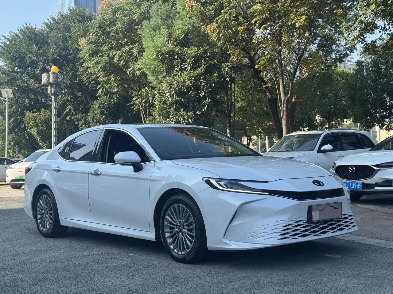 Toyota 2024 Camry 2.0GVP Stepless Deluxe Edition Automatic Transmission 3