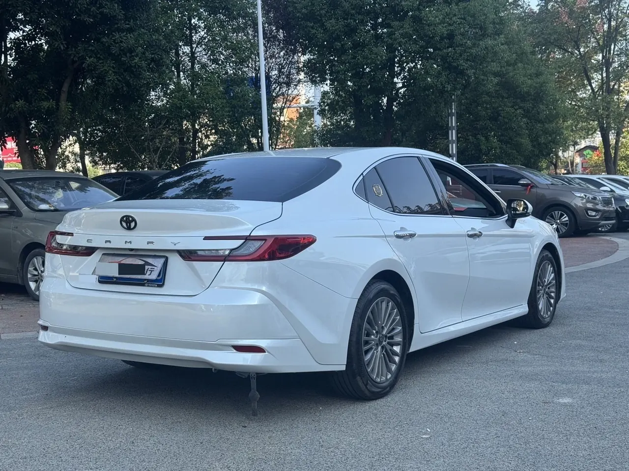 Toyota 2024 Camry 2.0GVP Stepless Deluxe Edition Automatic Transmission 7