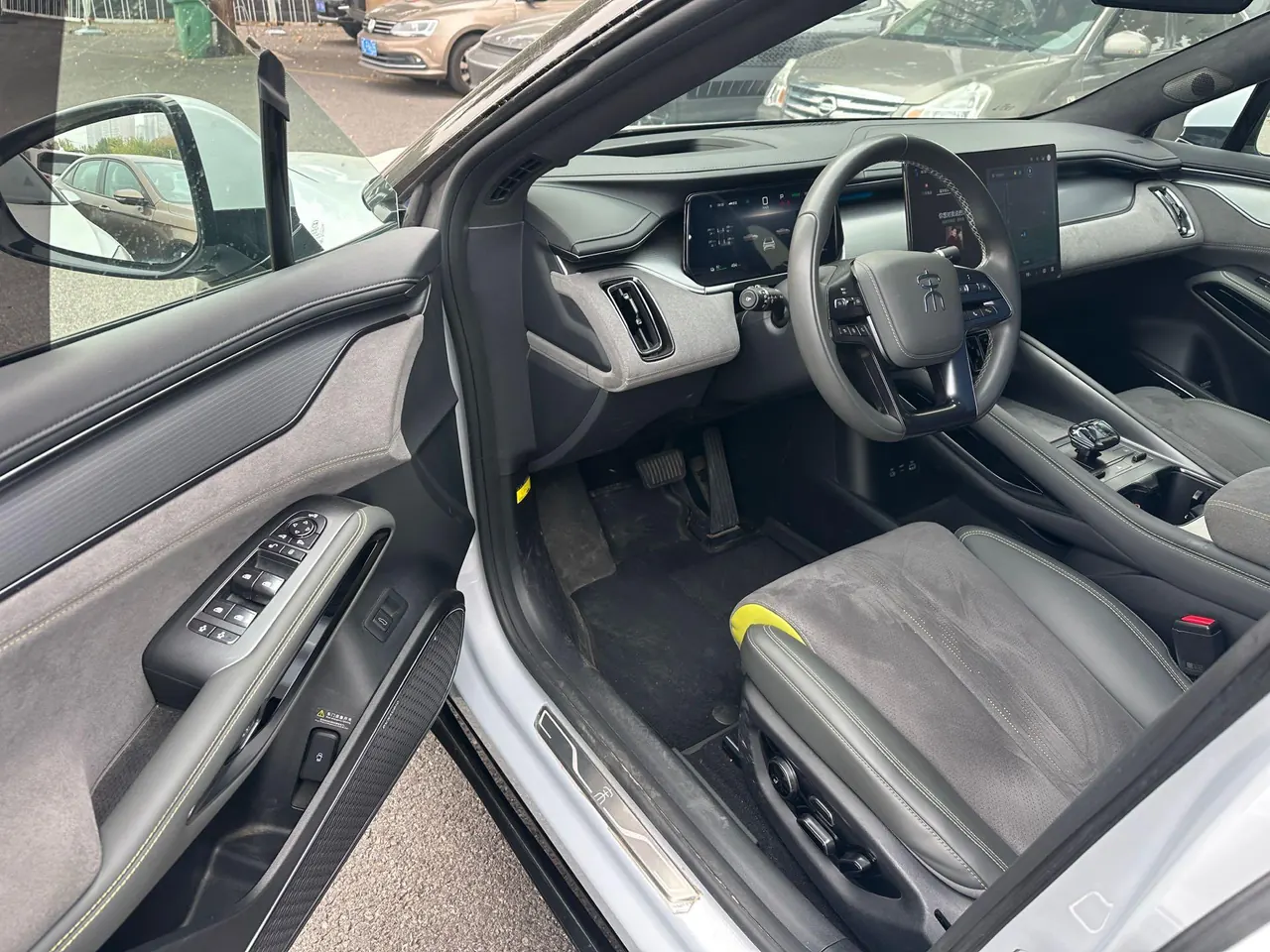 BYD 2024 Song L EV 602km four-wheel drive excellent automatic gear 4