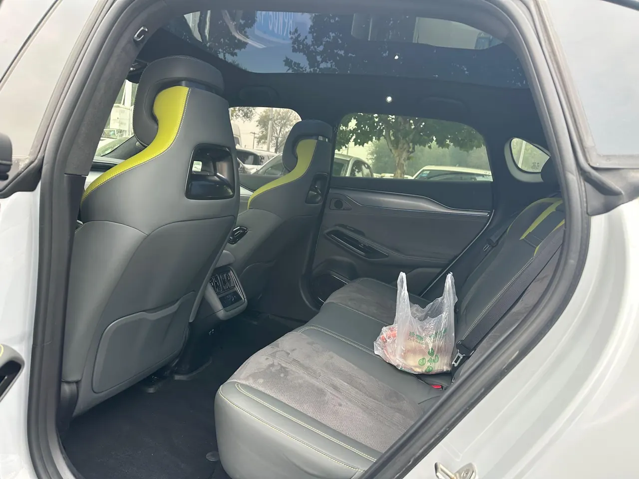 BYD 2024 Song L EV 602km four-wheel drive excellent automatic gear 5