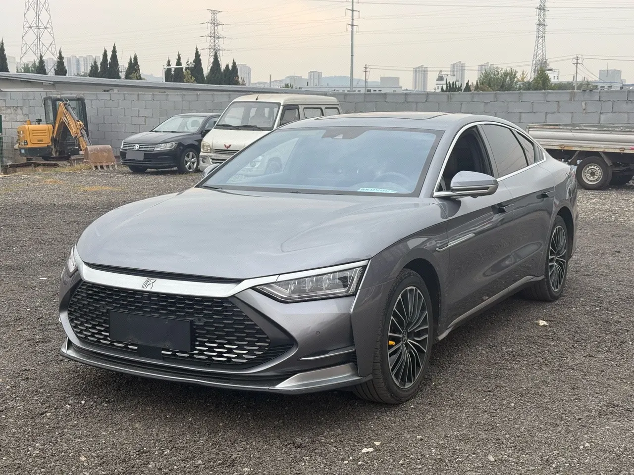 Открыть галерею: BYD 2020 Han DM 2.0T four-wheel drive performance version luxury automatic gear