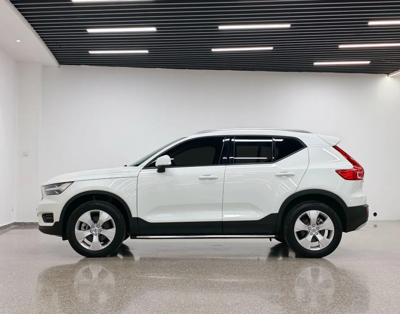 Volvo 2022 XC40 2.0T T4 four-wheel drive smart fashion version of automatic gear 2
