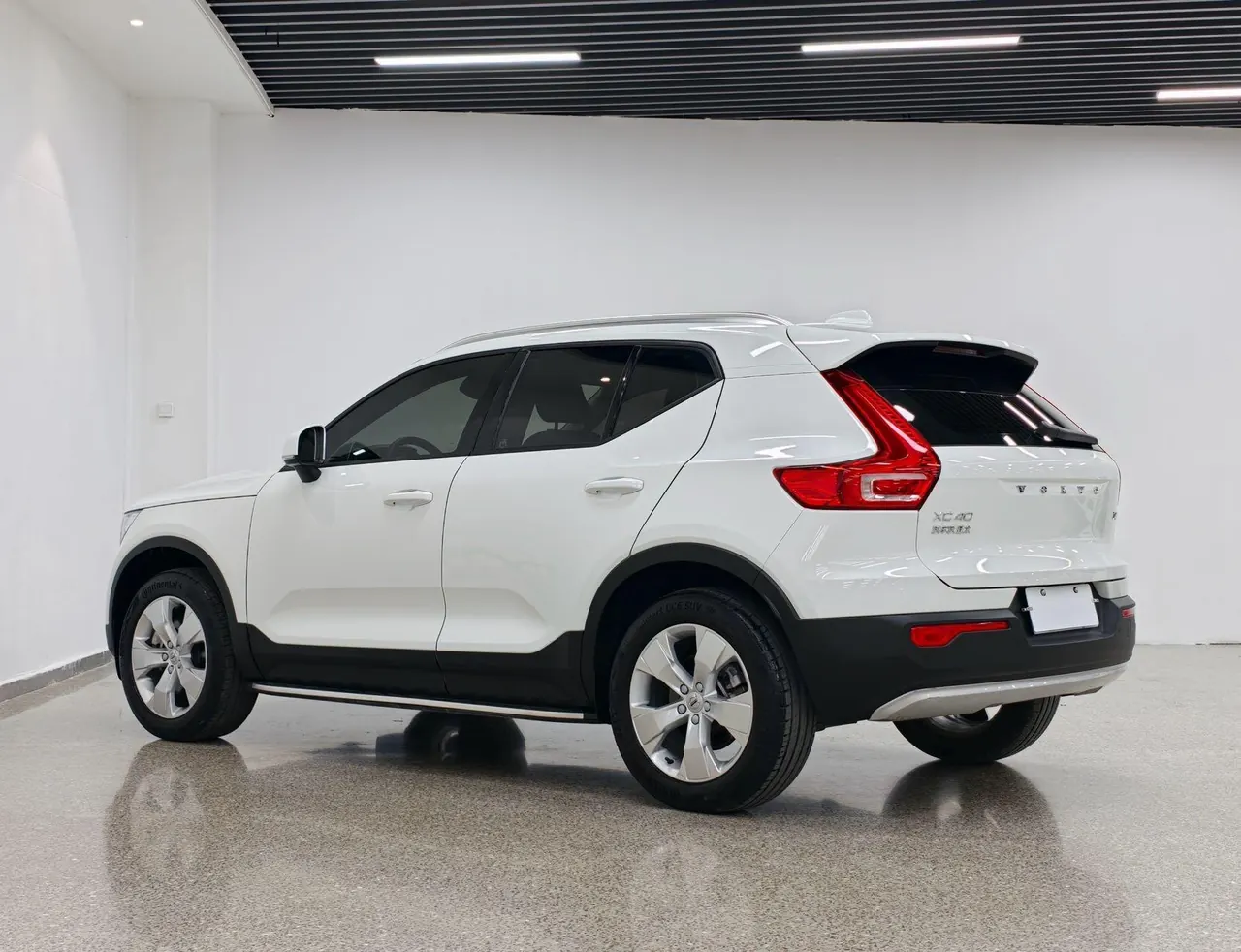 Volvo 2022 XC40 2.0T T4 four-wheel drive smart fashion version of automatic gear 3