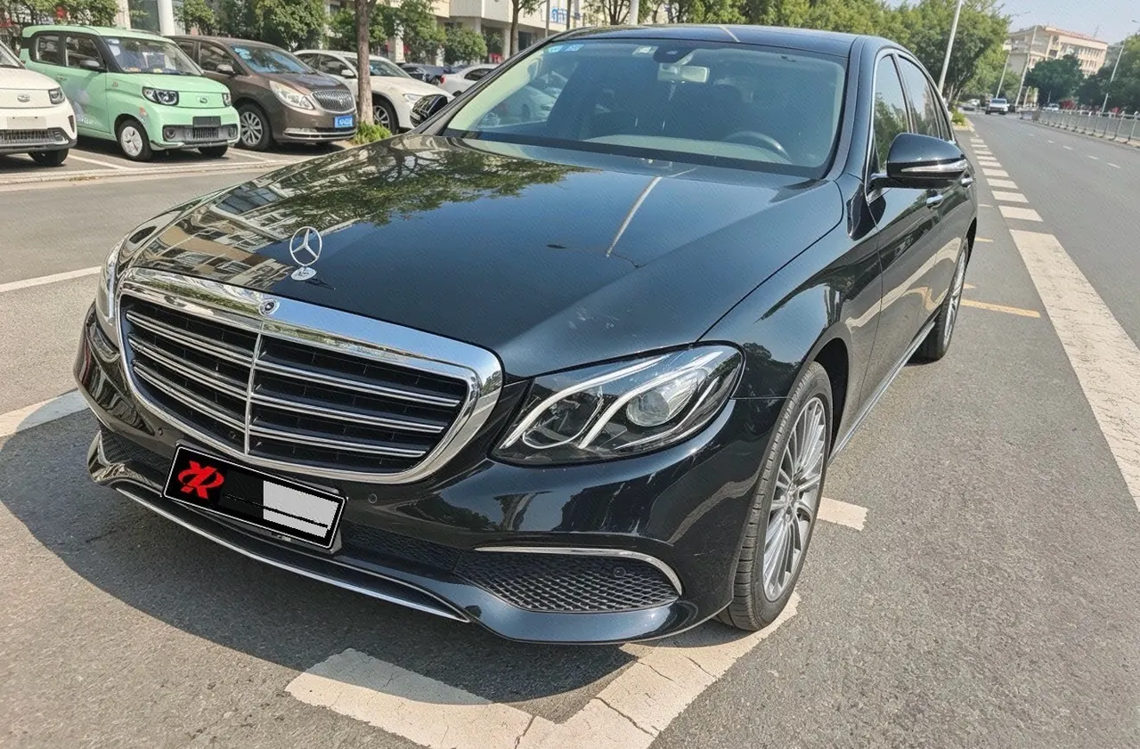 Открыть галерею: Mercedes Benz E Class 2020 E 300 L 2.0T Luxury Automatic Gear