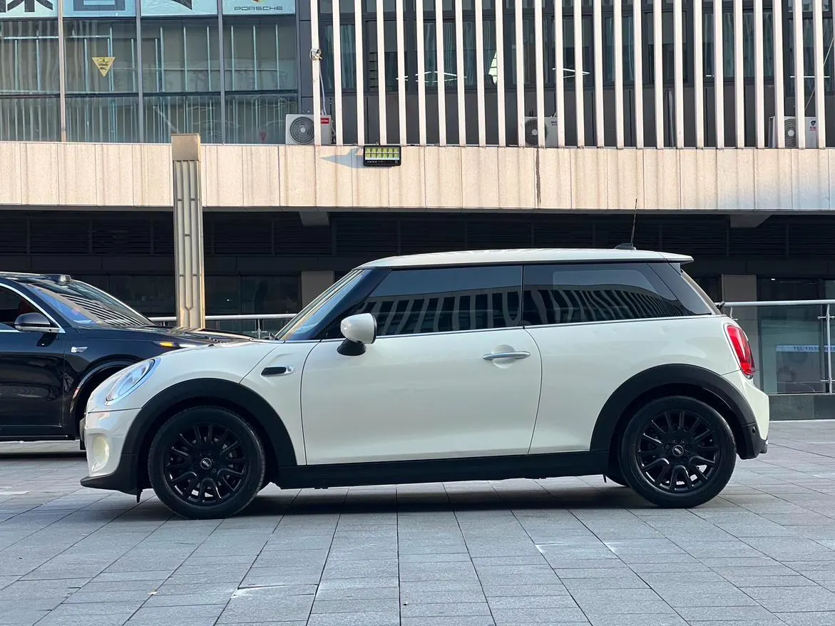 MINI Mini (imported) 2020 Mini One PLUS 1.5T automatic gear 3