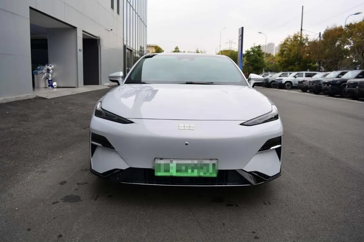 Geely Galaxy 2024 E 8 550km MAX automatic gear 2