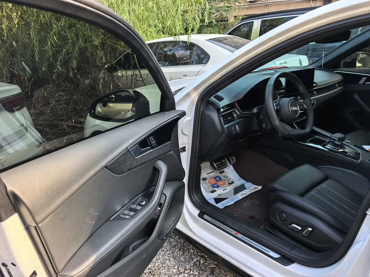 Audi 2024 A4L 2.0TFSI 40TFSI Deluxe Dynamic Automatic 5
