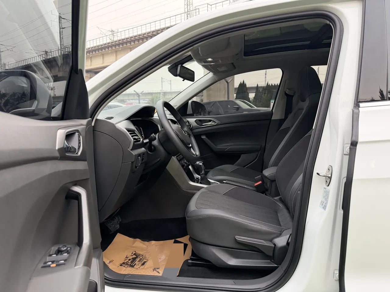 Volkswagen 2022 T-Cross (Tujia) 1.5 Comfort Edition Automatic Gear 6