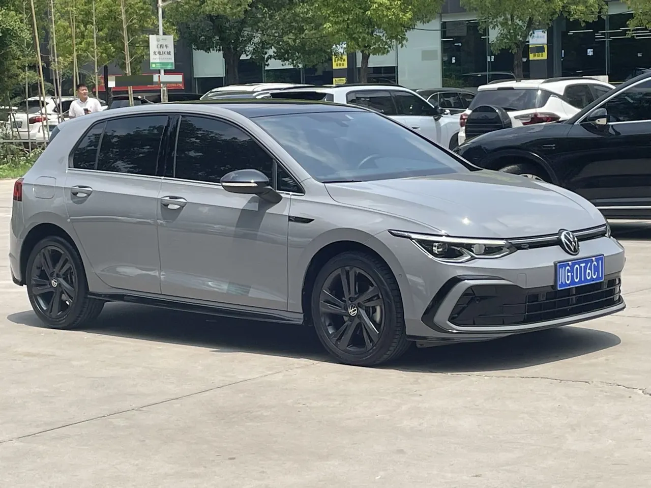 Volkswagen 2023 Golf 8 R-Line 1.4TSI 280TSI Lite Automatic 3