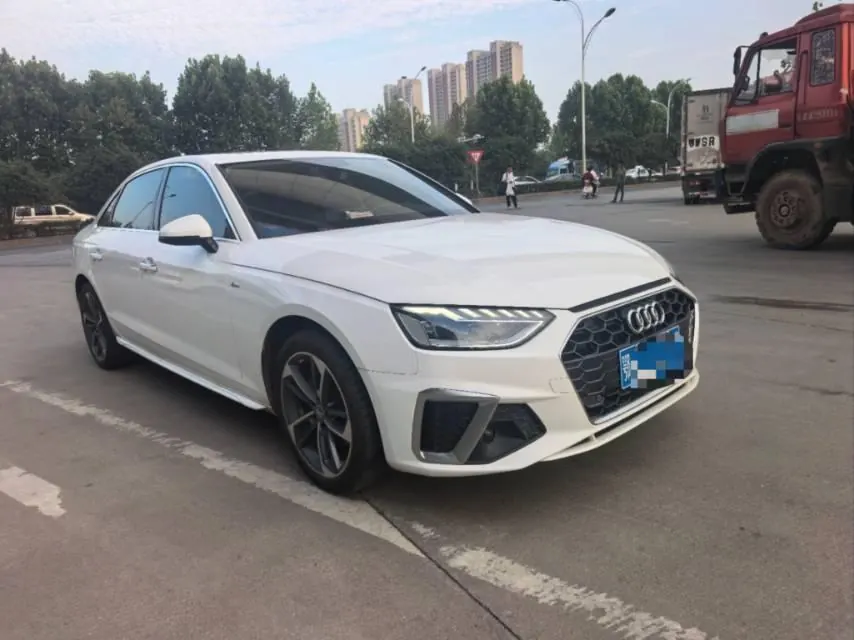Audi 2020 A4L 2.0TFSI 40TFSI Fashion Dynamic Automatic 3