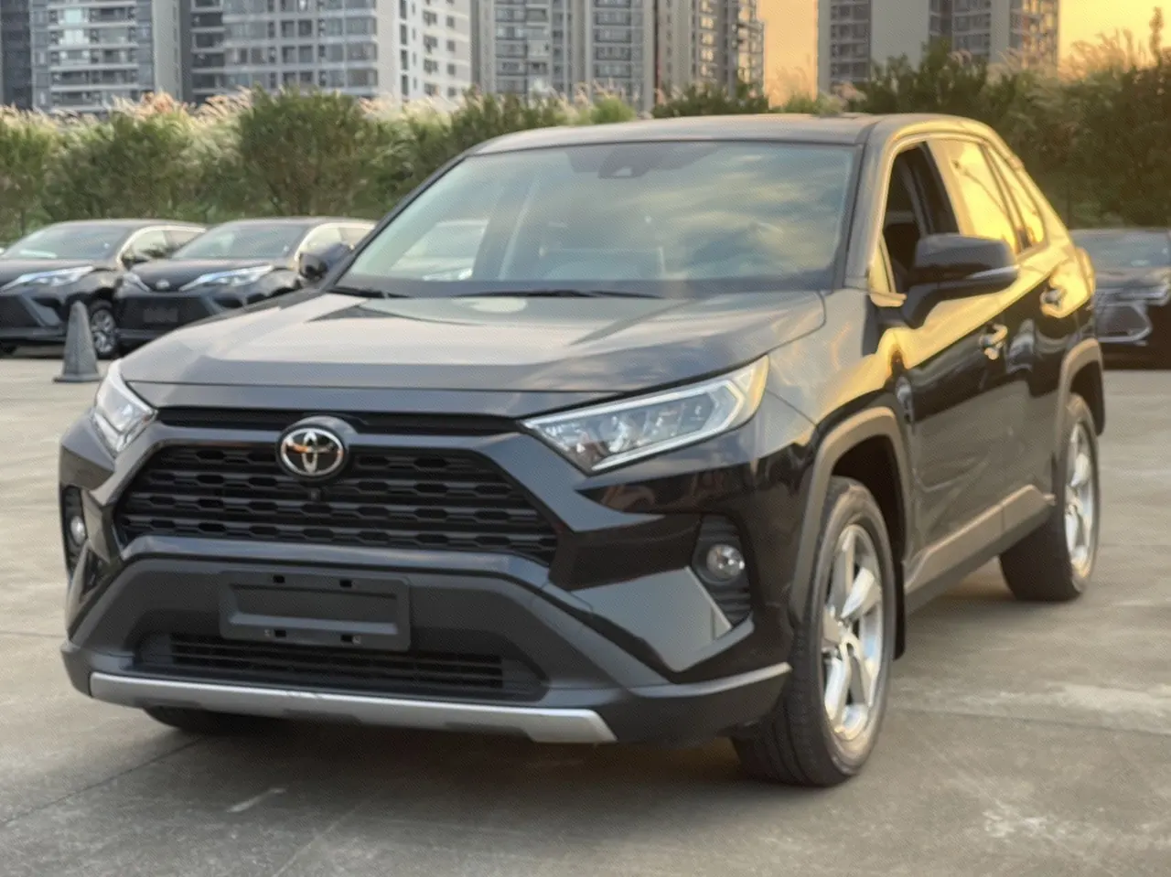 Open image lightbox: Toyota 2020 RAV4 Rongbo 2.0 Stepless Two-Drive Fashion Edition Automatic Gear