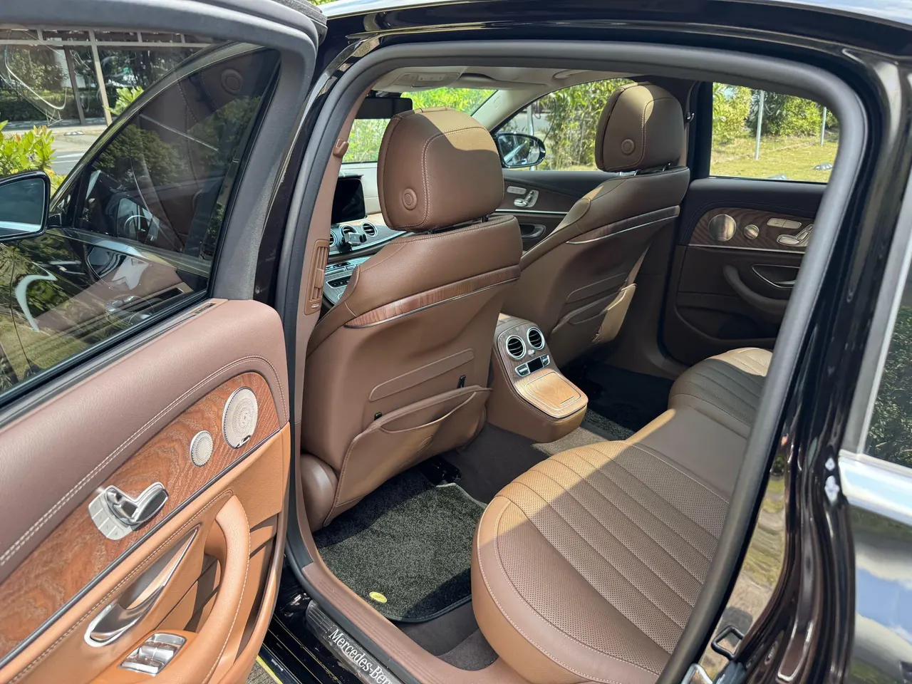 Mercedes Benz E Class 2021 E 300 L 2.0T Honorable Automatic Gear 3