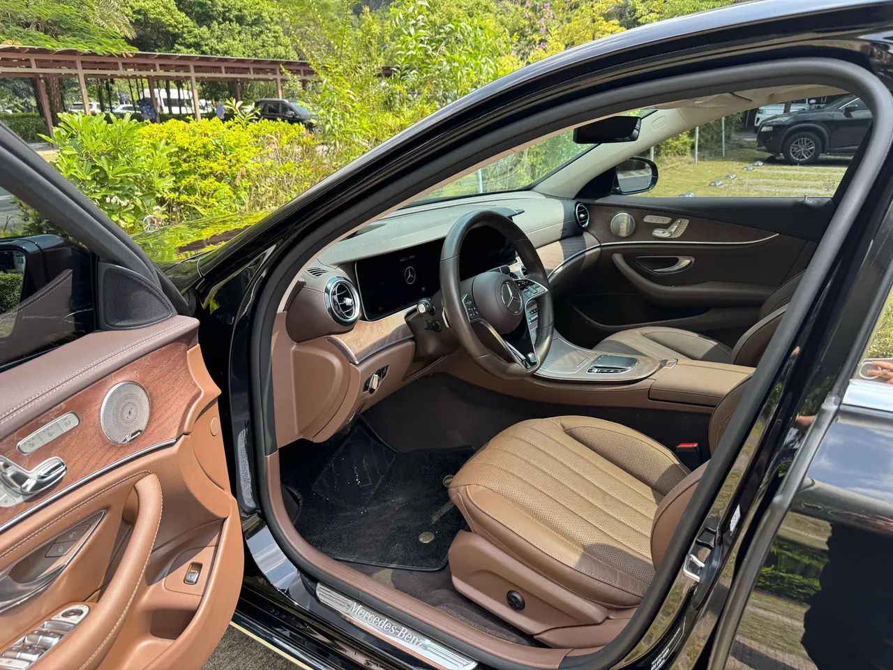 Mercedes Benz E Class 2021 E 300 L 2.0T Honorable Automatic Gear 4