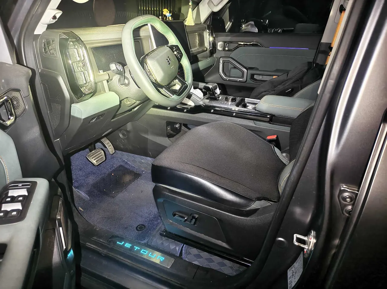 Jetour 2023 Traveler 2.0T Four-Wheel-Drive Cross-Country PRO Automatic 4