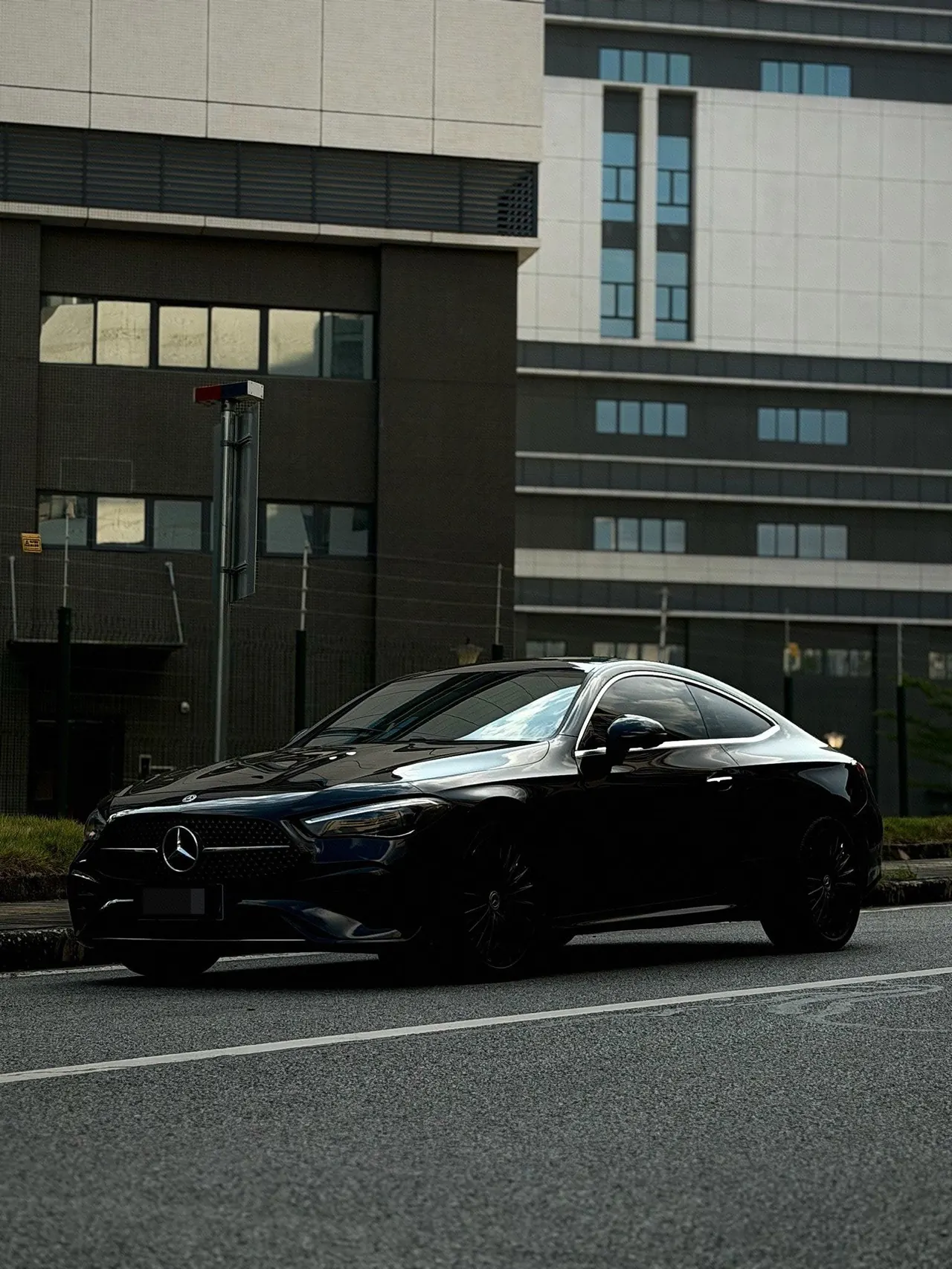 打开图片灯箱:Mercedes Benz CLE (Imported) 2024 CLE 300 4MATIC Coupe 48V 2.0T Dynamic Automatic