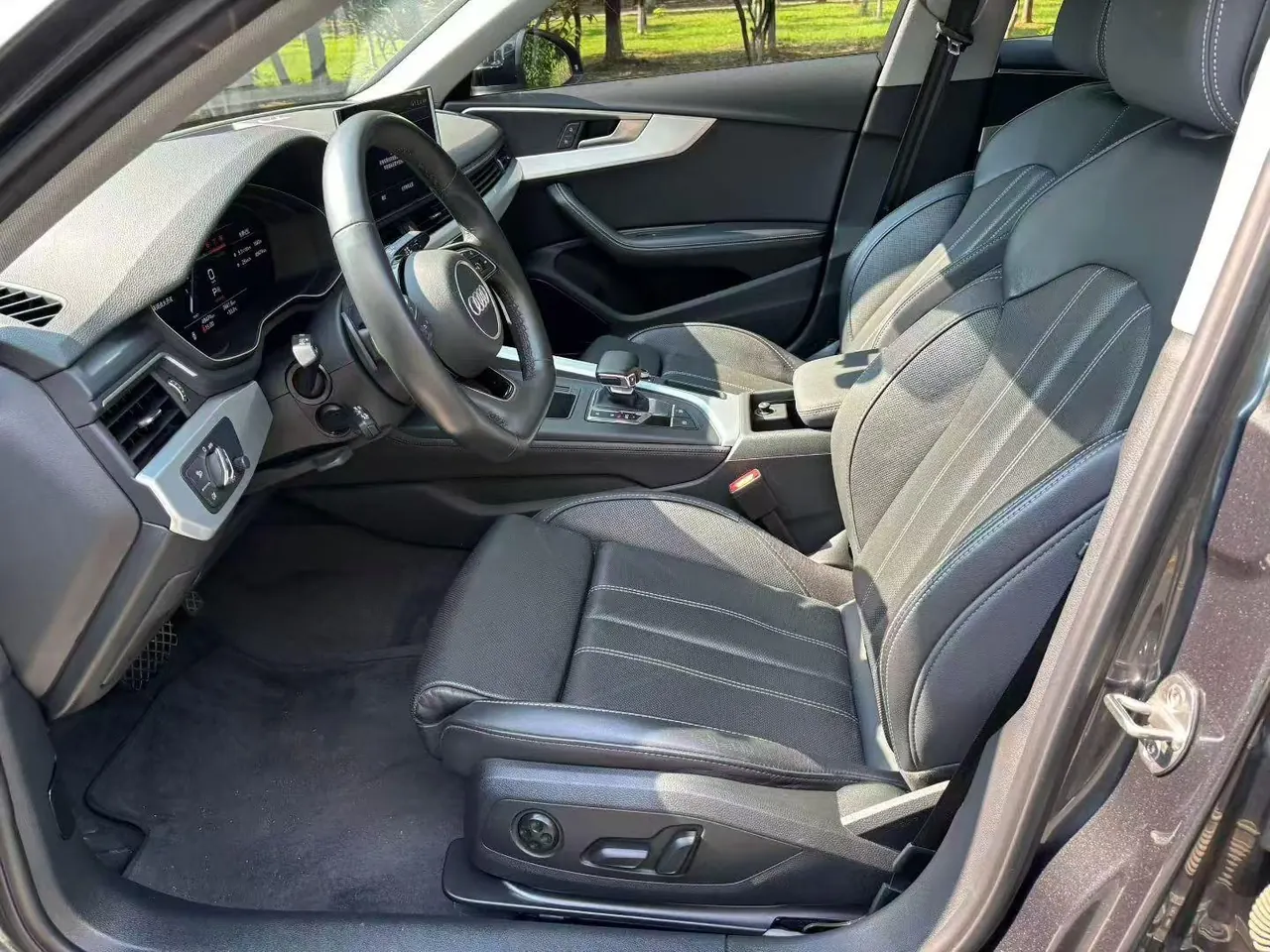 Audi 2024 A4L 2.0TFSI 40TFSI Deluxe Dynamic Automatic 4