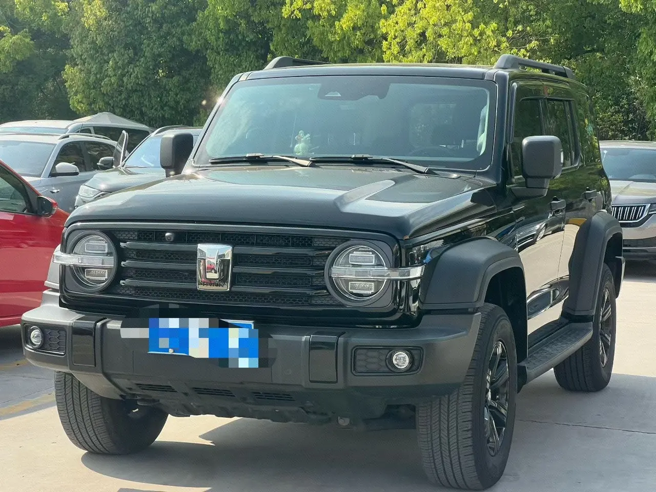Открыть галерею: Tank 2023 Tank 300 2.0T Off-road Conqueror Automatic