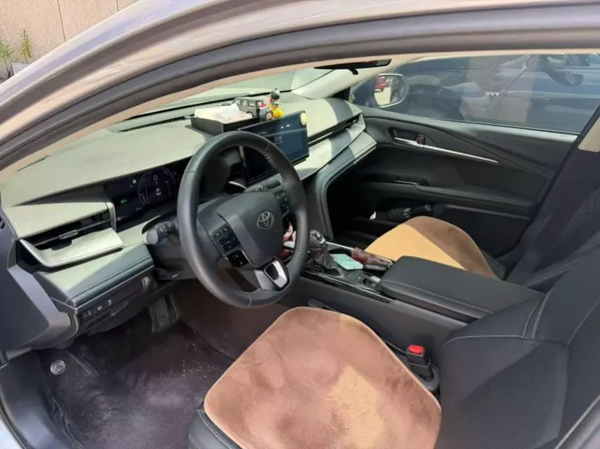 Toyota 2024 Camry Dual Engine 2.0HGVP Stepless Deluxe Automatic Gear 5