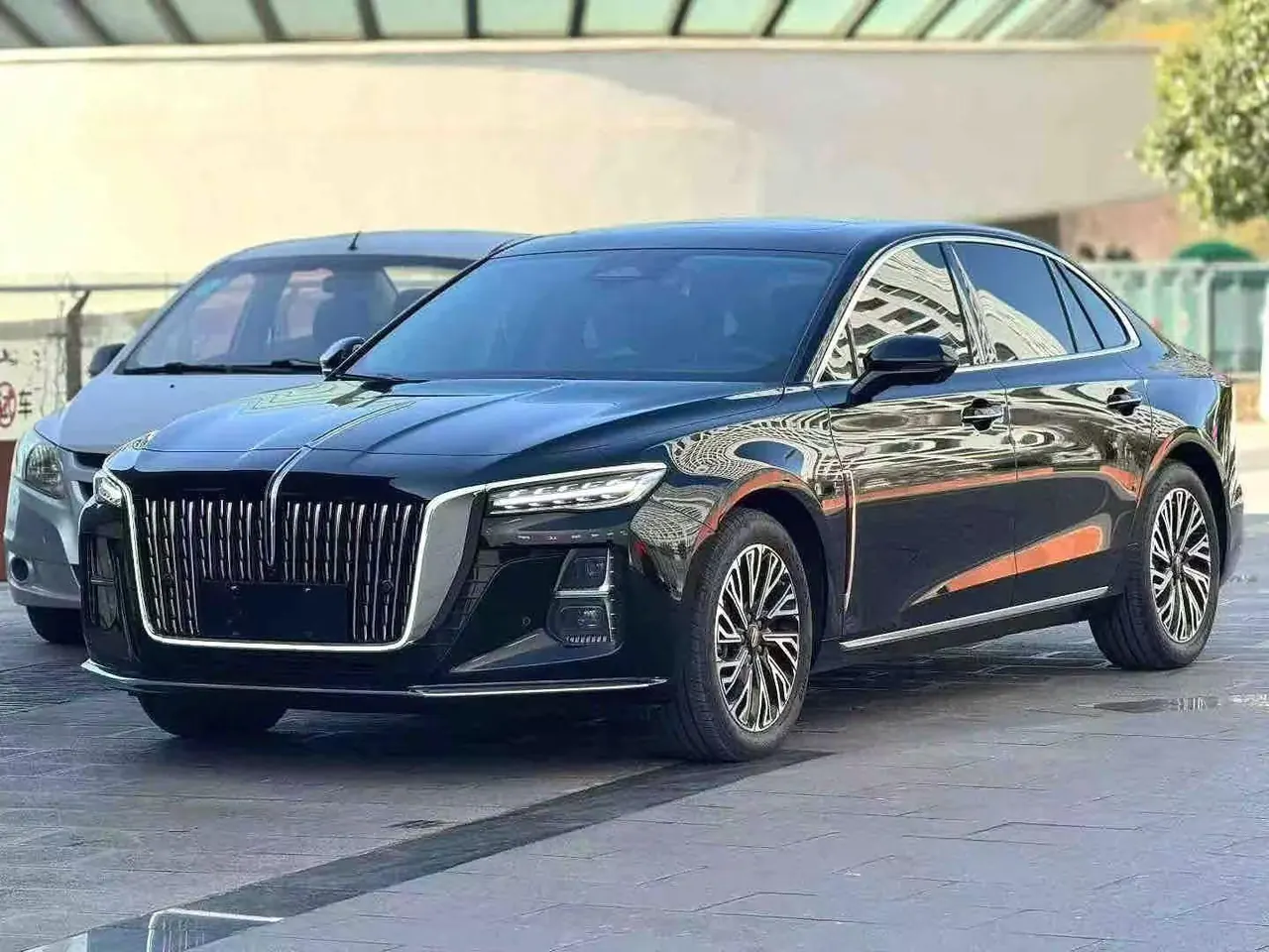 HongQi 2023 H5 2.0T Zhilian Flag Edition Automatic Gear 2