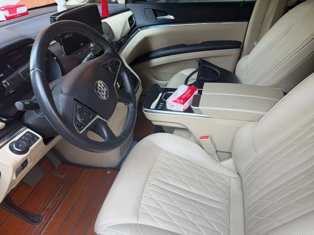 Buick 2023 GL8 Land Business Class 48V 2.0T 652T Luxury Automatic Gear 3