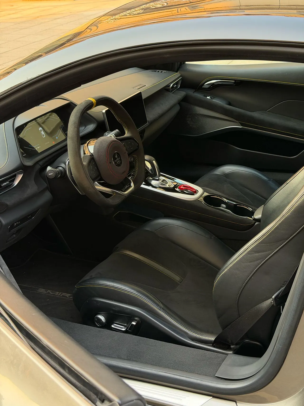 Lotus Emira (Imported) 2023 Emira 2.0T First Edition Automatic 10