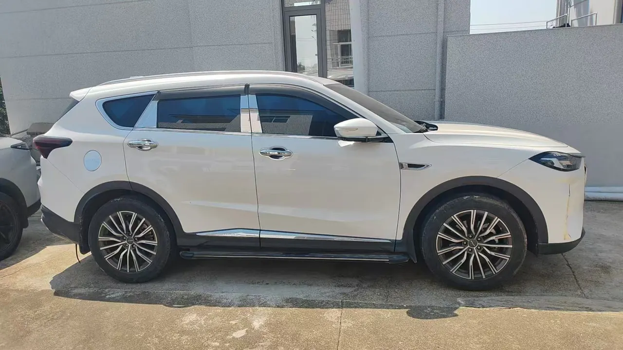 Jetour 2023 X70 PLUS 1.5T Brave PLUS5 Automatic Gear 2