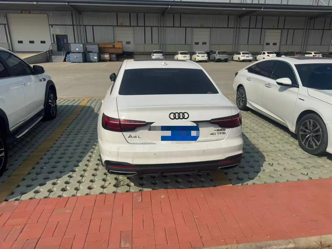 Audi 2022 A4L 2.0TFSI 40TFSI Deluxe Dynamic Automatic 2