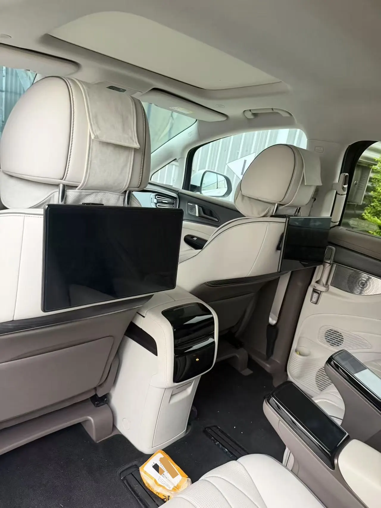 Denza 2022 Denza D9 DM-i 1.5T Stepless 970 Four-wheel Drive Honorable Automatic Gear 11