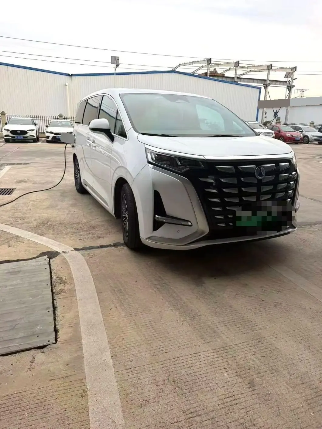 Denza 2022 Denza D9 DM-i 1.5T Stepless 970 Four-wheel Drive Honorable Automatic Gear 2