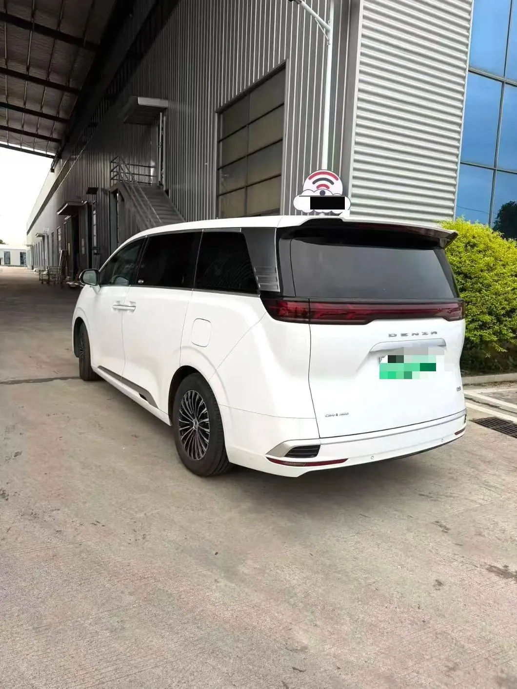 Denza 2022 Denza D9 DM-i 1.5T Stepless 970 Four-wheel Drive Honorable Automatic Gear 5