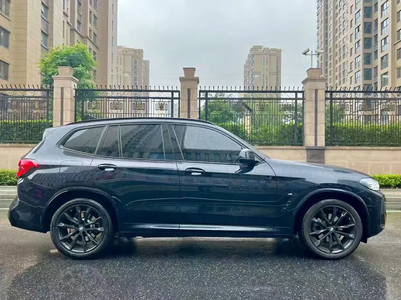 BMW 2023 X3 xDrive30i 2.0T exclusive M obsidian night set automatic gear 5