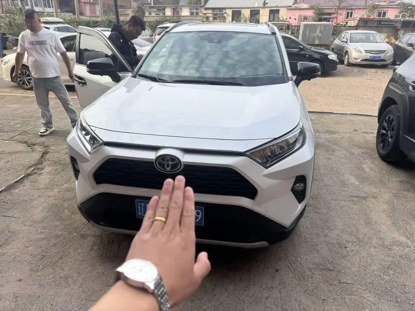 Toyota 2021 RAV4 Rongfang Double Engine 2.5 Stepless Four-wheel Drive Elite PLUS Edition Automatic Gear 2