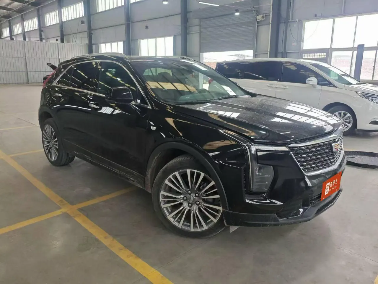 Cadillac 2025 XT4 48V 2.0T 28T Two-Drive Luxury Automatic Gear 5
