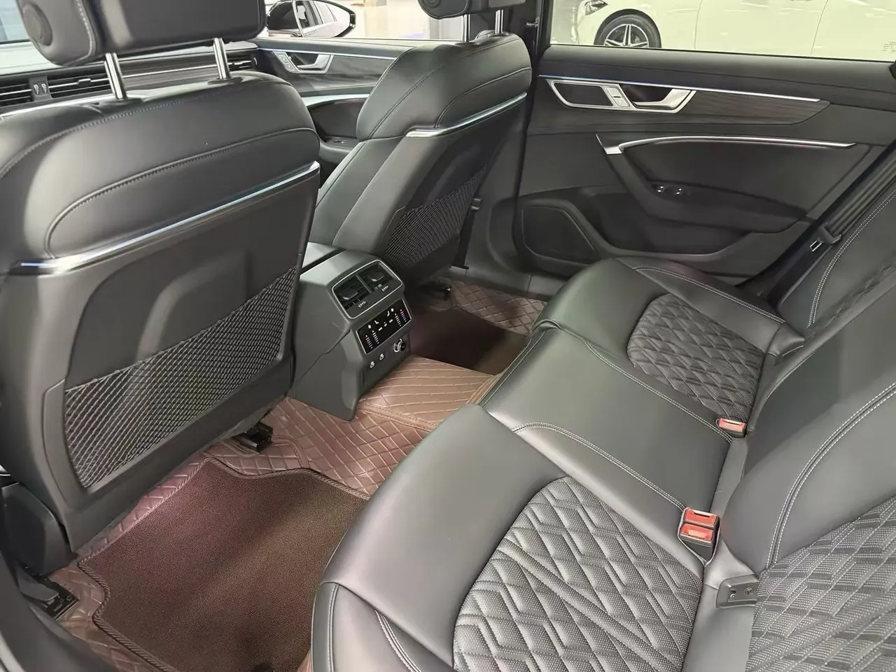 Audi 2025 A6L 2.0TFSI 45TFSI Quattro Selected Dynamic Automatic 3
