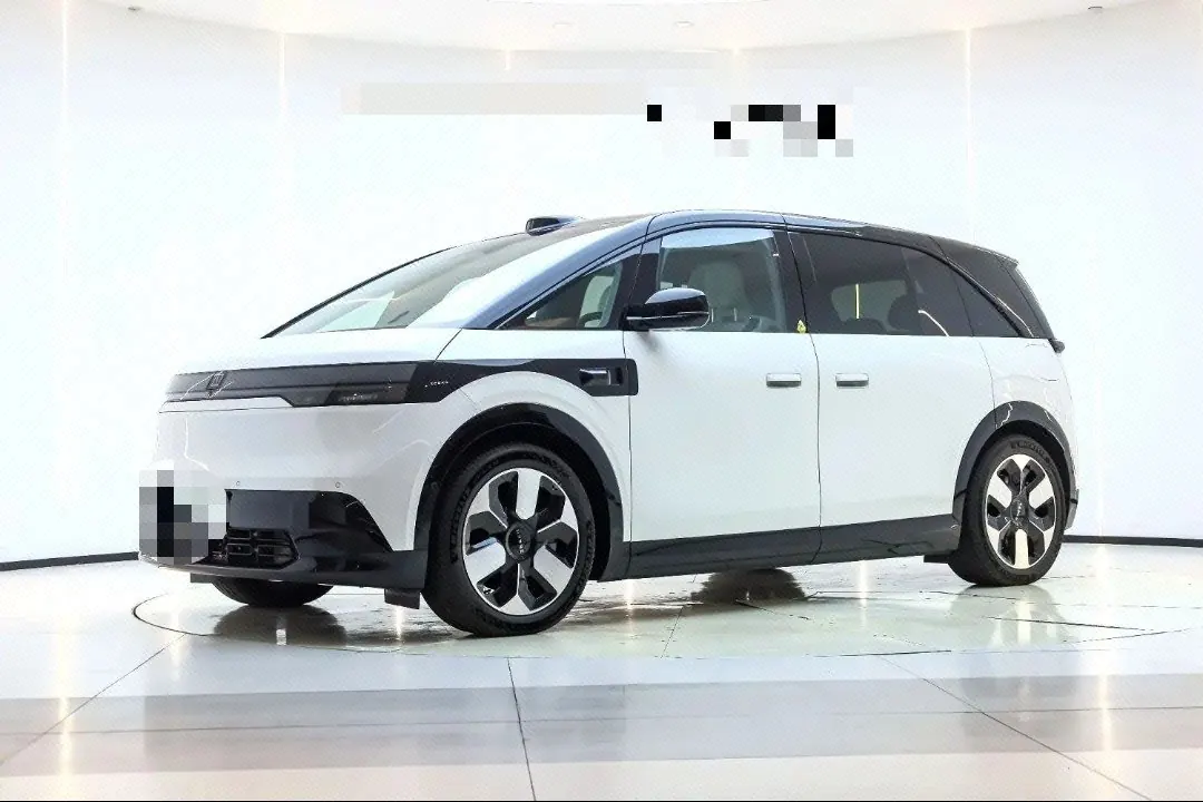 Zeekr 2025 Zeekr MIX Smart Driving Edition Automatic Transmission - View 1