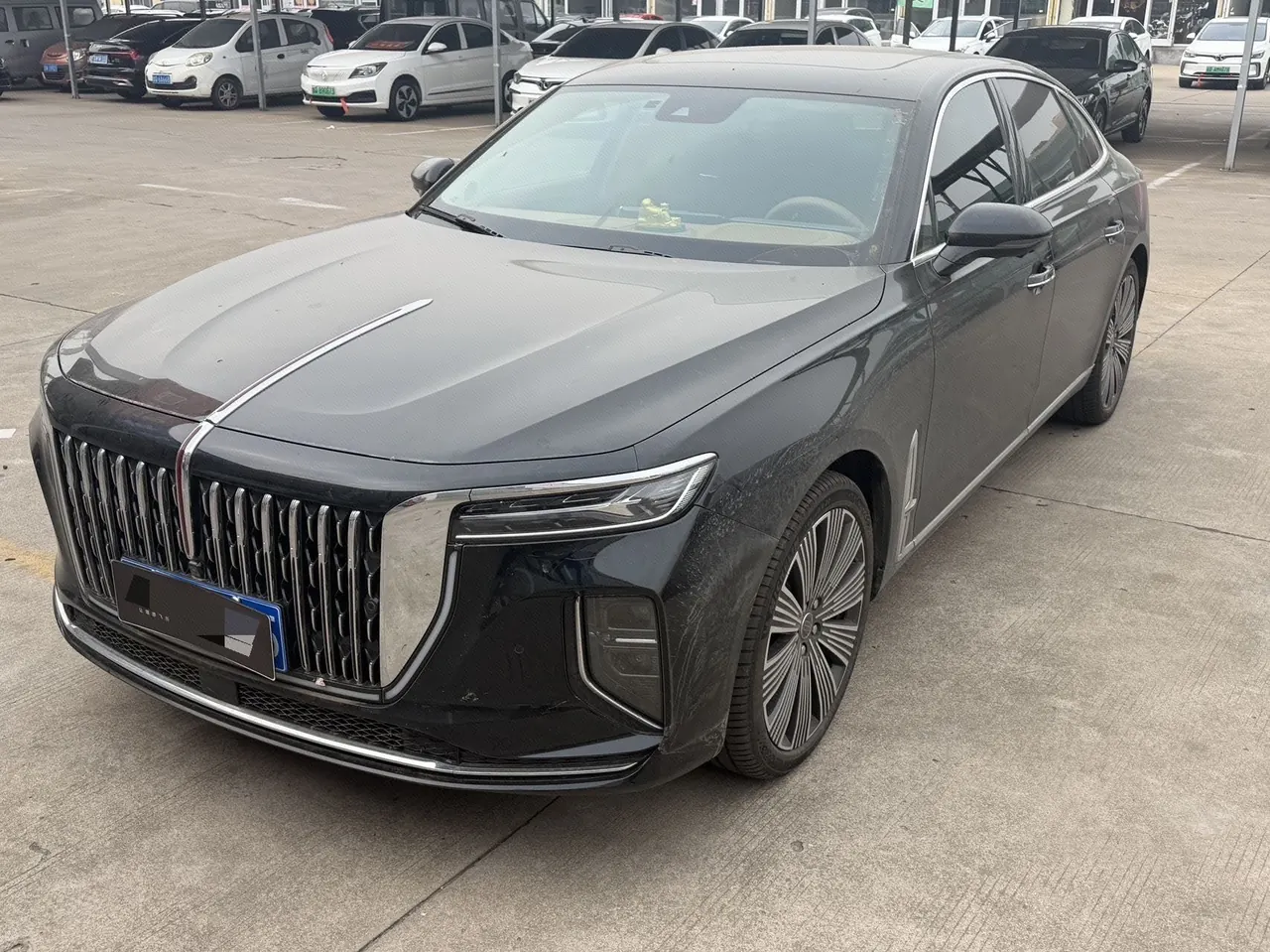 打开图片灯箱:HongQi 2025 H9 48V 2.0T Two-Drive Flag Enjoy Deluxe Business Edition 5-seat Automatic Gear