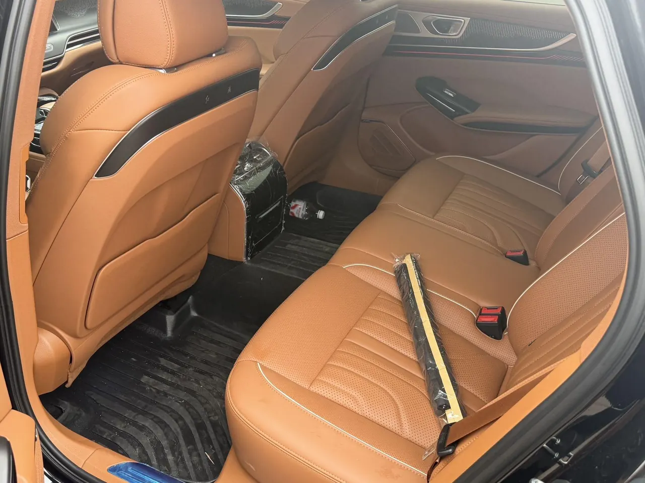 HongQi 2025 H9 48V 2.0T Two-Drive Flag Enjoy Deluxe Business Edition 5-seat Automatic Gear 5