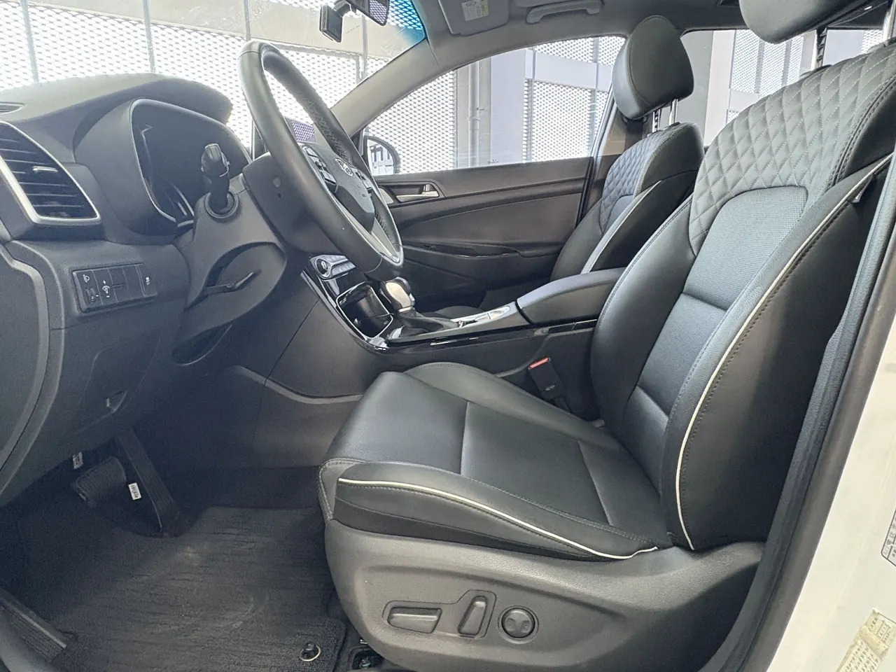 Hyundai 2020 Tousheng 1.6TGDi 280TGDi GLS Two-Drive Fashion Edition Automatic Gear 5