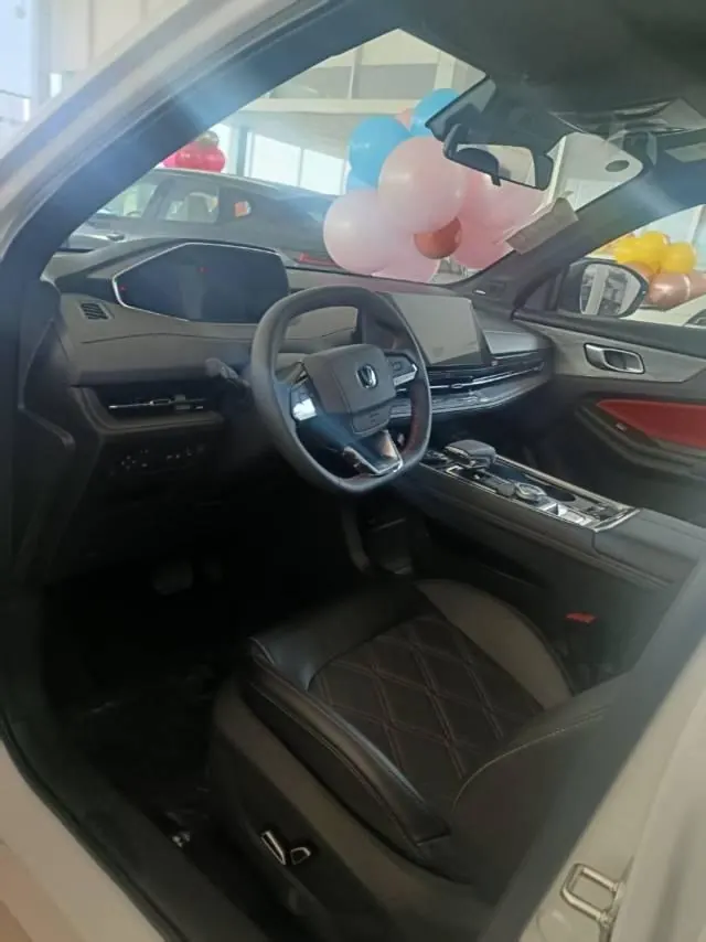 ChangAn 2025 CS55 PLUS 1.5T Blue Whale Edition 500Bar Honorable Automatic Gear 5